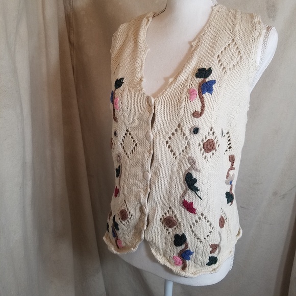 Real Vintage 90s Knitted and Embroidered Vest - Picture 2 of 5